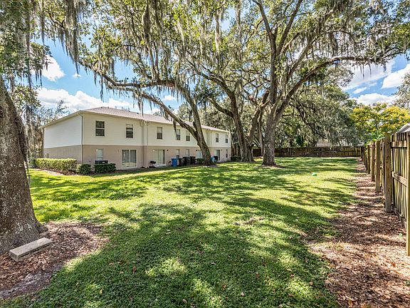 3rd image of 9808 Ashburn Lake Dr