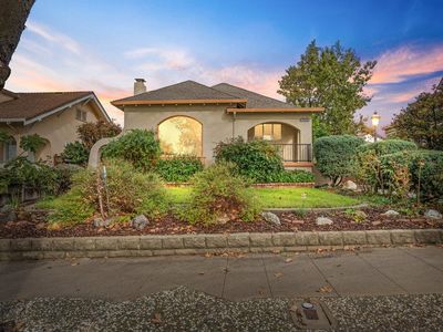 588 6th St, Hollister, CA, 95023