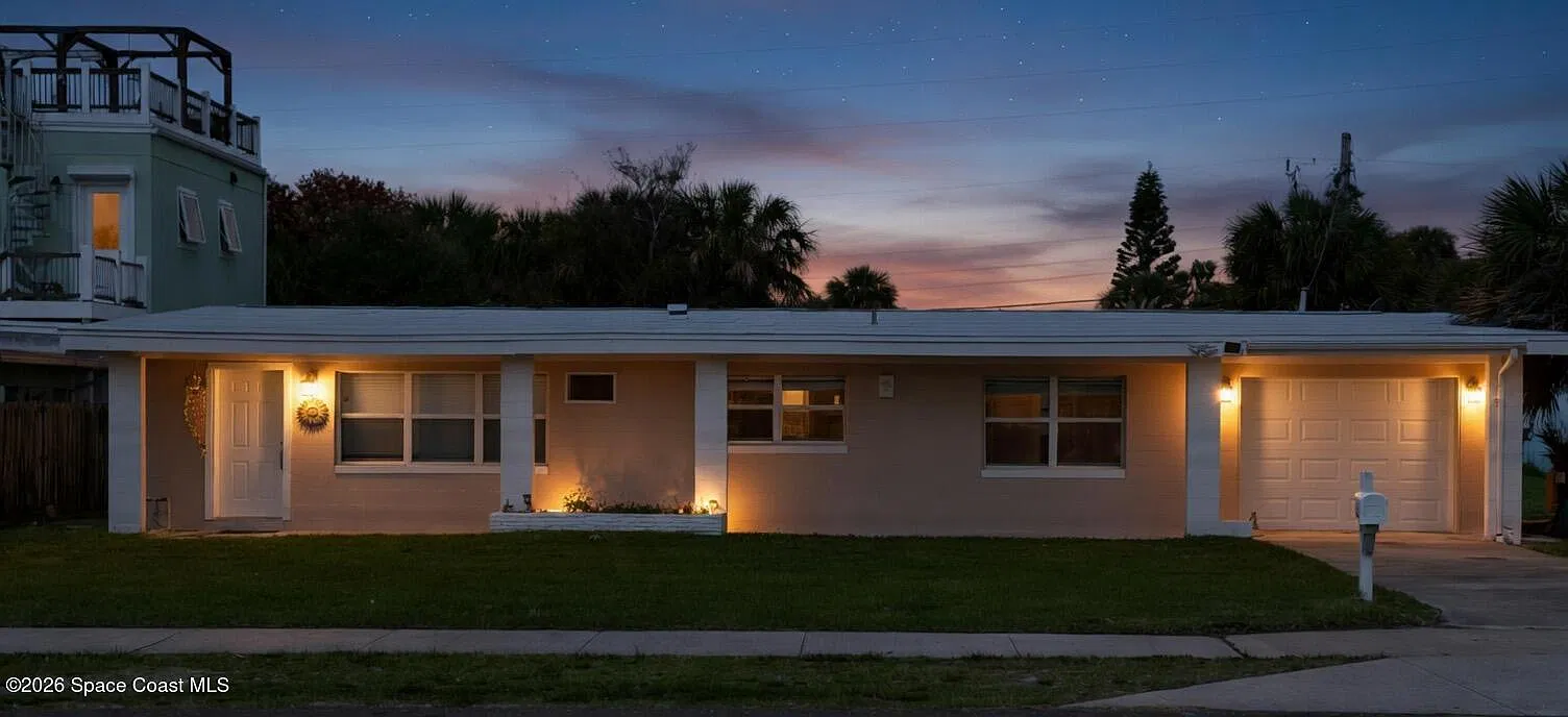 3 bed, 2.0 bath, 1242 sqft, $2,800 — Photo 3