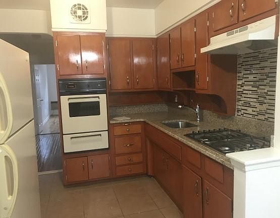 4th image of 1151 E 86th St
