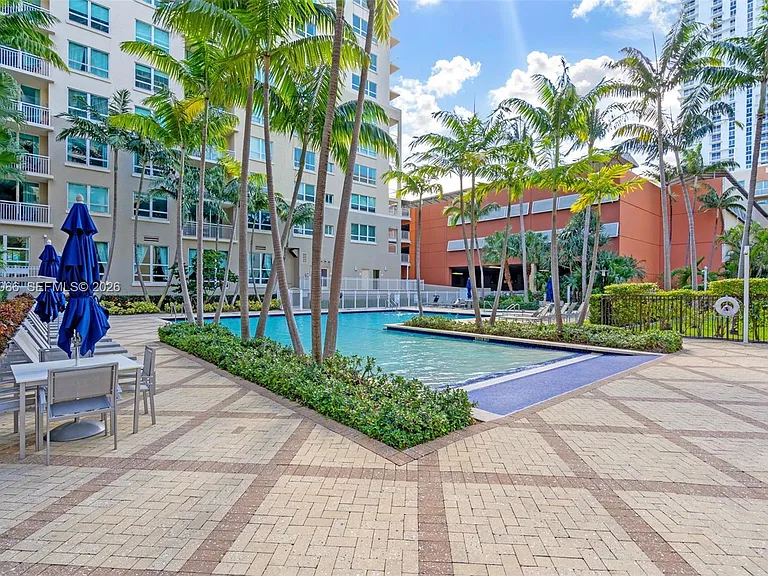 2000 N Bayshore Dr #909 — Photo 27