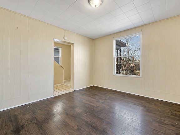 4th image of 4752 Dahlia Ave
