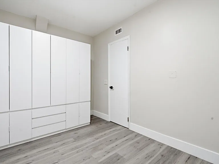 1638 Plunkett St #11 — Photo 11