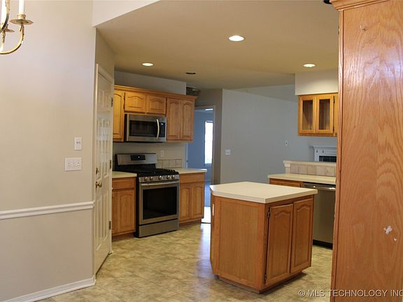 4th image of 4401 S 200th East Ave