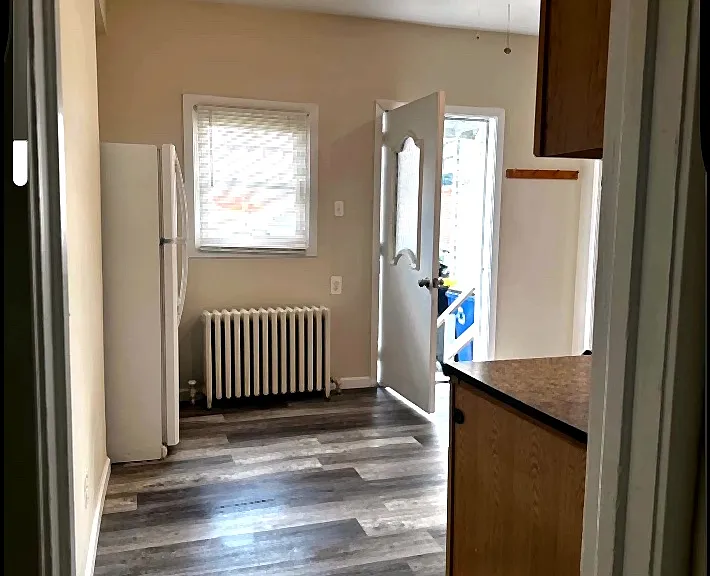 402 W Sample St — Photo 2