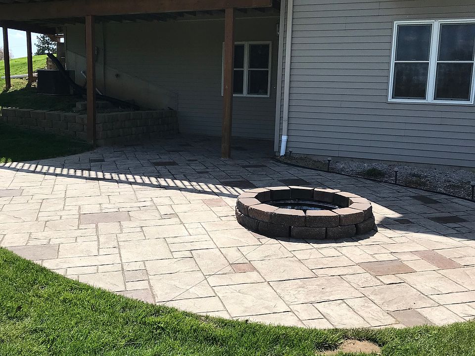 2nd image of 3555 Embassy Dr
