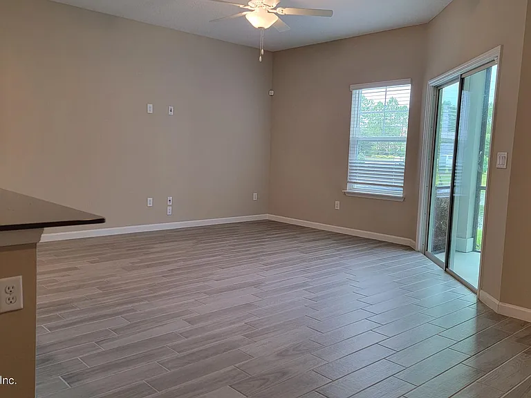 12880 Josslyn Ln — Photo 4