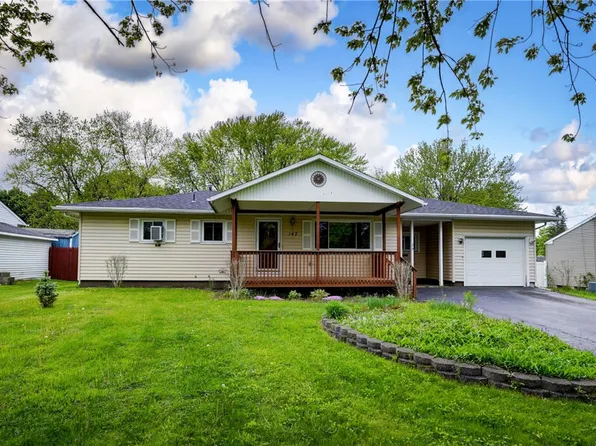 147 Sussex Rd, Rochester, NY 14623