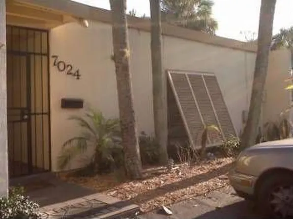 7024 Crown Gate Dr, Miami Lakes, FL 33014