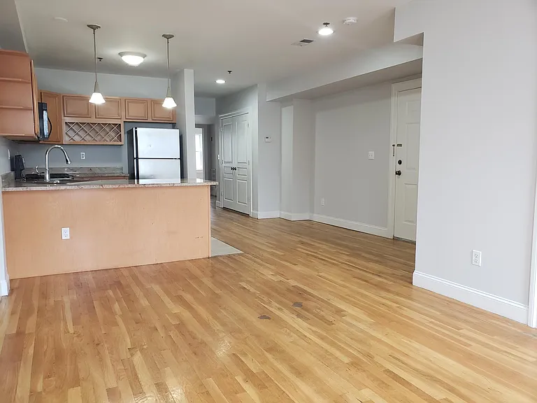 133 Washington St #3 — Photo 2