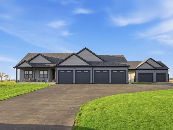 2401 N 4350th Rd, Sheridan, IL 60551