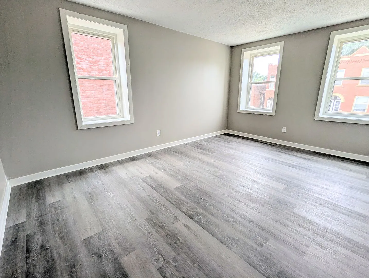 3006-3008 Osage Street — Photo 2