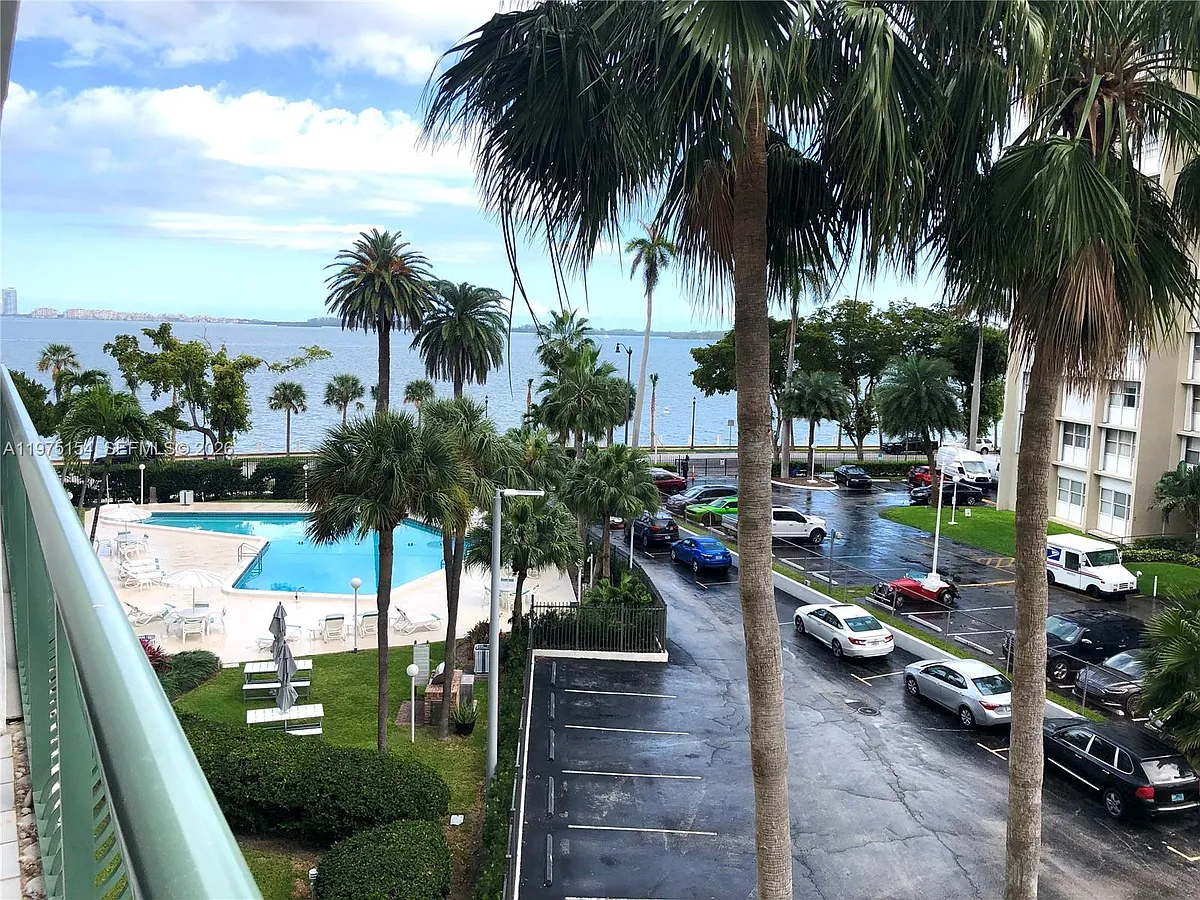 Building Photo - 1408 Brickell Bay Dr #404