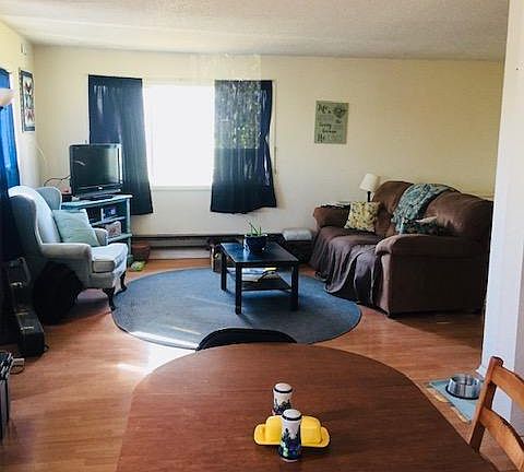 2nd image of 1672 Wyoming Ave