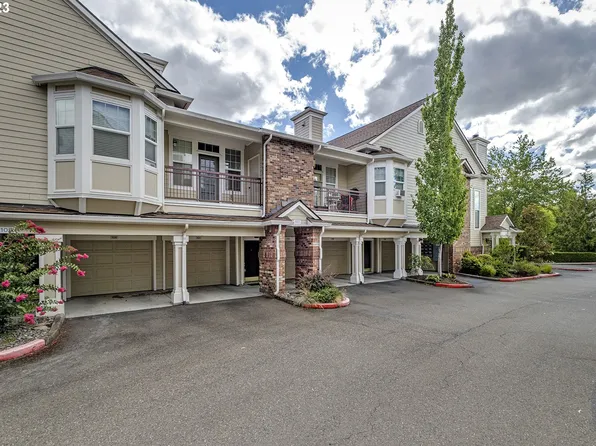 1220 NE Horizon Loop Unit 107, Hillsboro, OR 97124