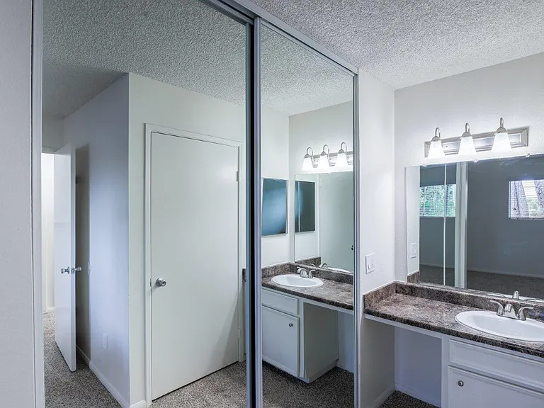 Parkview Poway Apartments — Photo 51