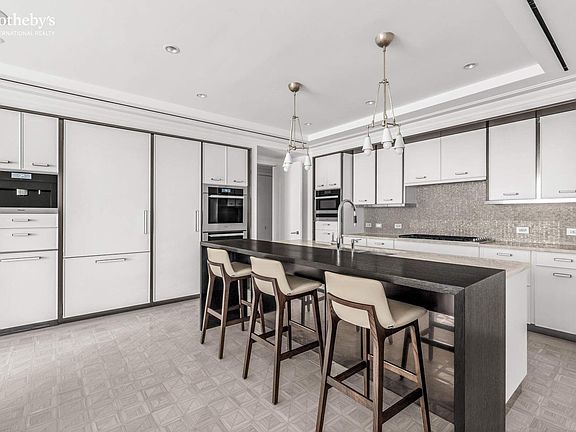 4th image of 1010 Park Ave Floor 7