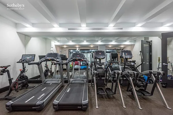 Sold by Sotheby's International Realty | media 16