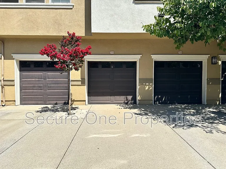 208 Riverdale Ct #715 — Photo 26