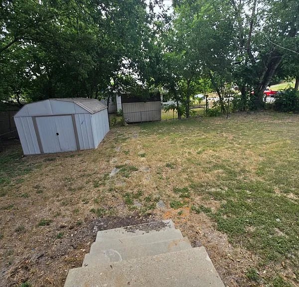319 Elm St — Photo 9