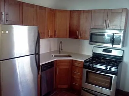 Rented by Flatiron Real Estate Advisors LLC | media 17