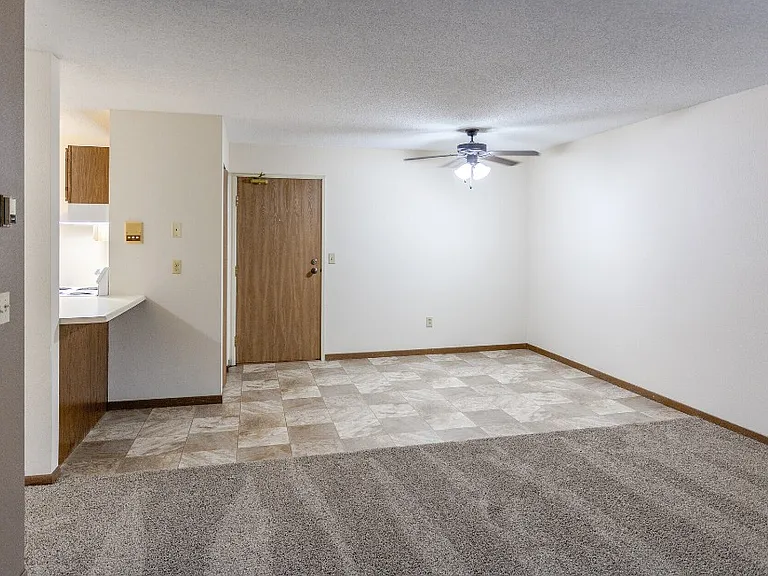 Norway Pines Apartments — Photo 17