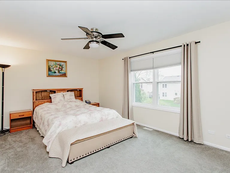 814 Dunhill Dr — Photo 12