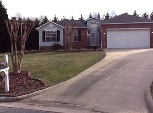 3936 Landover Dr, High Point, NC 27265