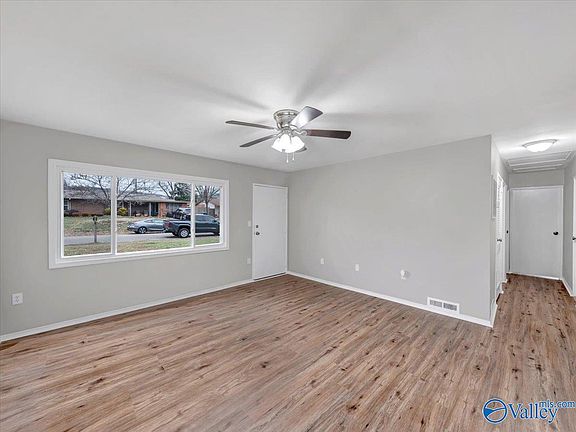 4th image of 1704 Wakefield Dr NE