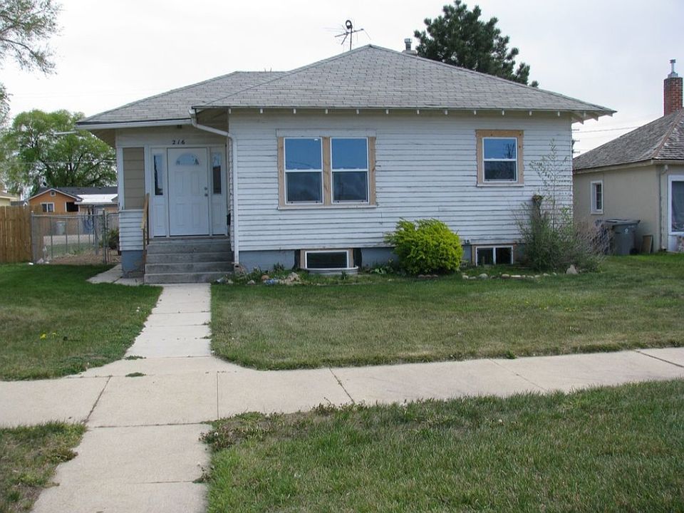 1st image of 216 4th Ave S