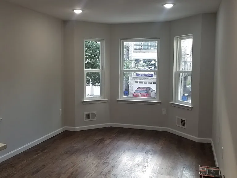 224 S 6th St #1 — Photo 19