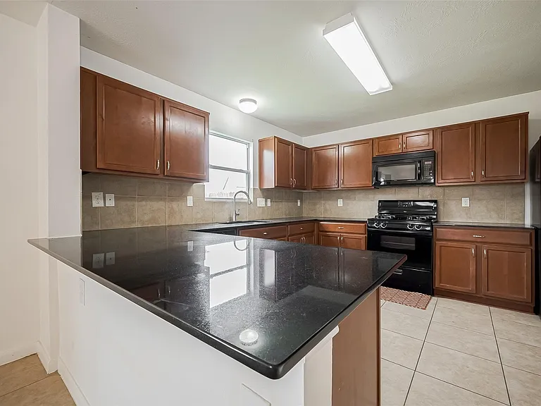 18334 Fair Grange Ln — Photo 17