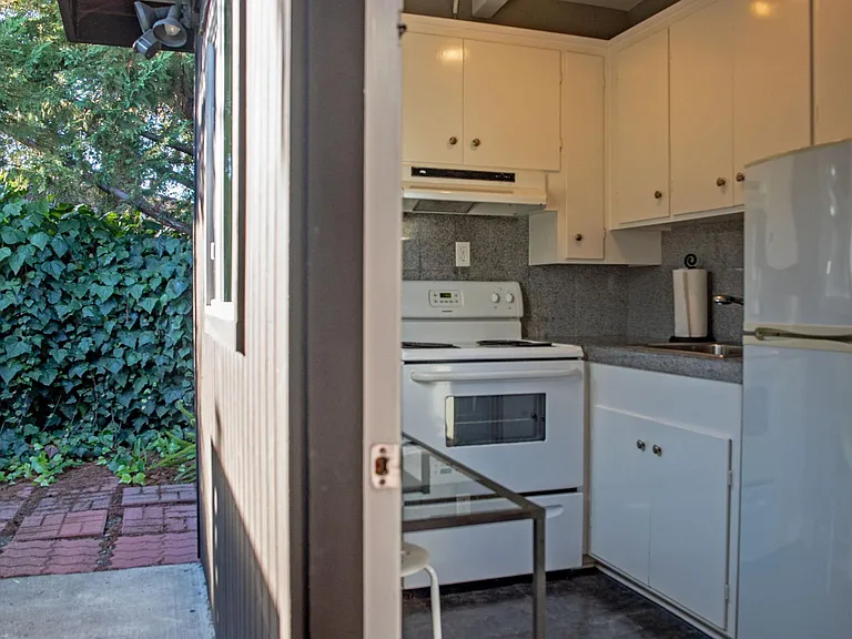 135A Greenmeadow Way — Photo 8