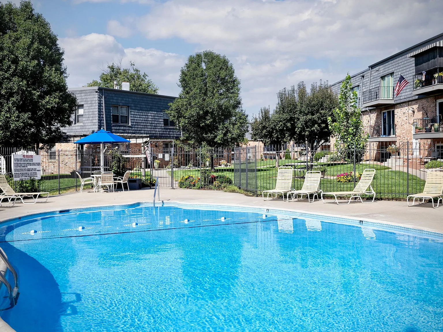 3 bed, 1424 sqft, $2,200 — Photo 3