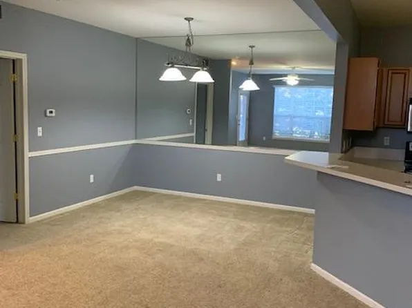 26104 Chesapeake Cir, Walled Lake, MI