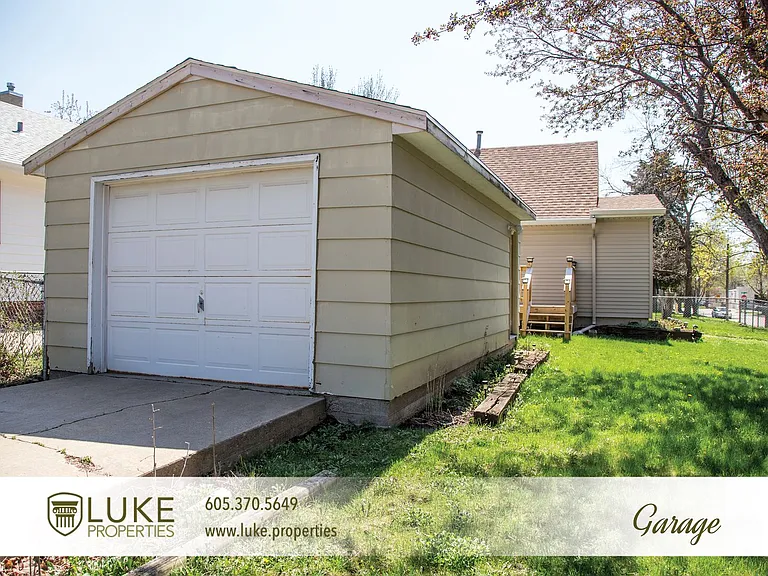 102 S Lake Ave — Photo 18