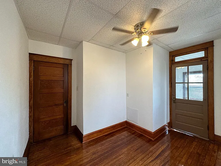239 N Stratton St — Photo 21