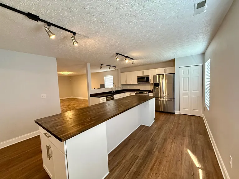 8163 Royal Elm Dr — Photo 6