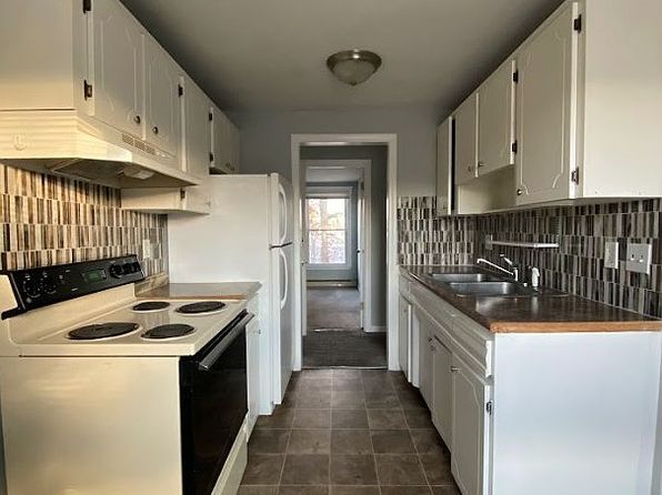 1749 Main St #25