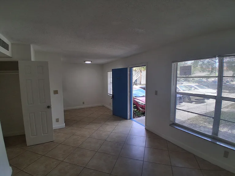 401 SW 13th Pl #705 — Photo 6