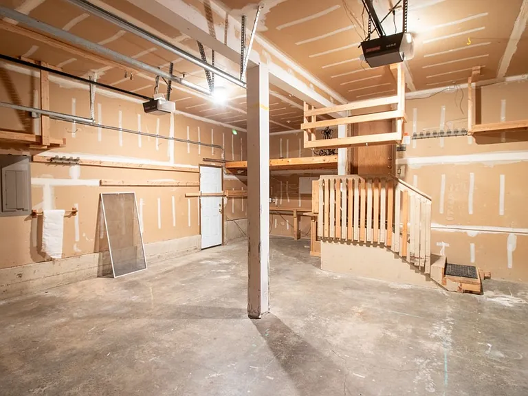 24435 SE 42nd Pl — Photo 30