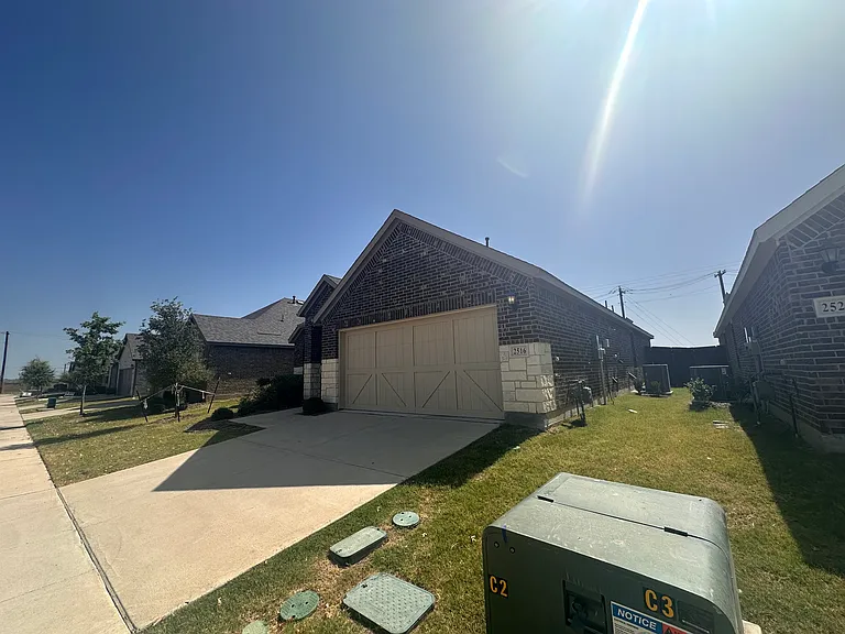 2516 Rambling Rd — Photo 2