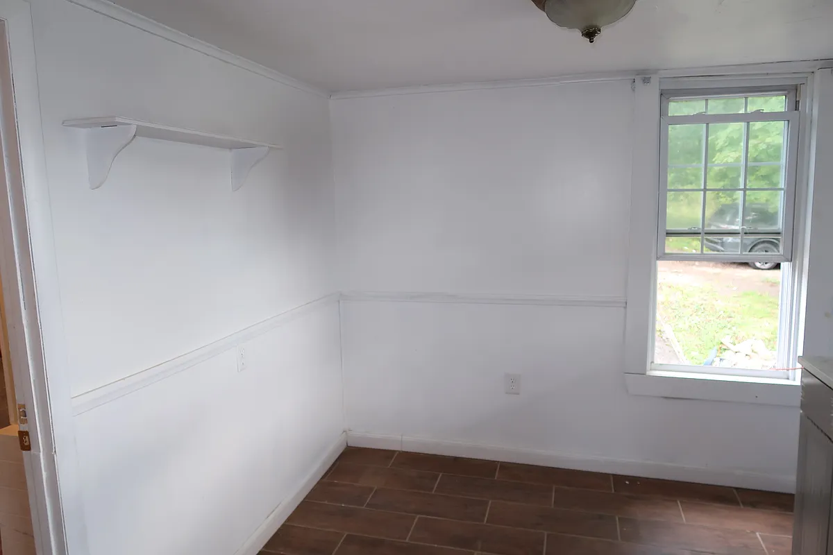 Building Photo - 2037 Mahantongo St #2