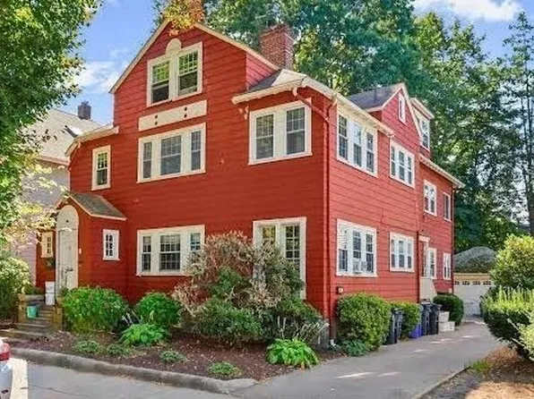 34 Moraine St, Jamaica Plain, MA 02130