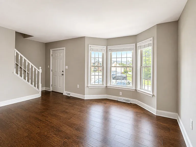 151 Cobblestone Ln — Photo 5