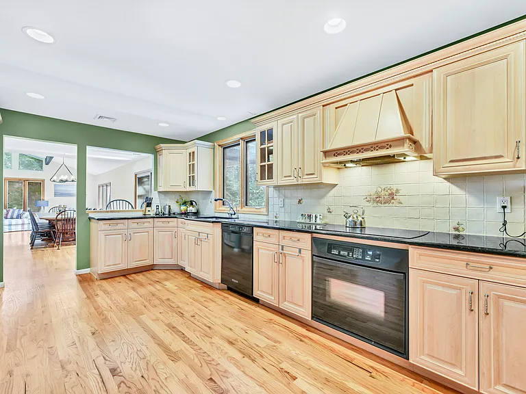 46 Dogwood St — Photo 21