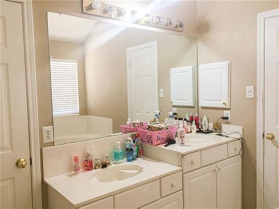 5th image of 1401 Berne Ln