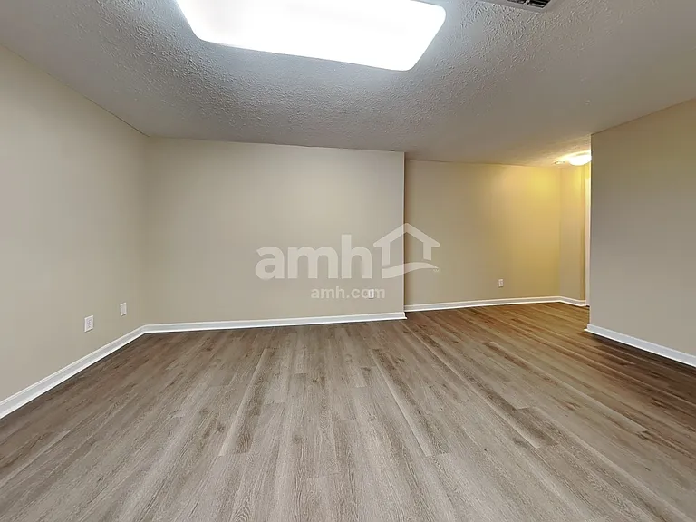 4558 Randall Dr — Photo 27