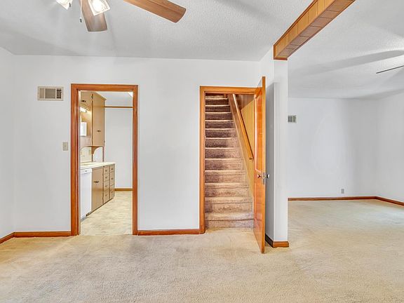 5th image of 724 N Logan St