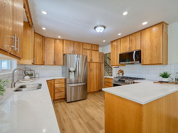 2nd image of 565 Transit Ave